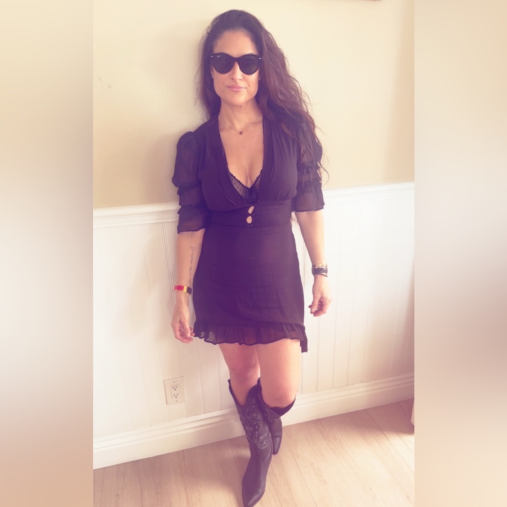 Chic Black Mini Dress with Ruffle Hem Sizes XS-XL